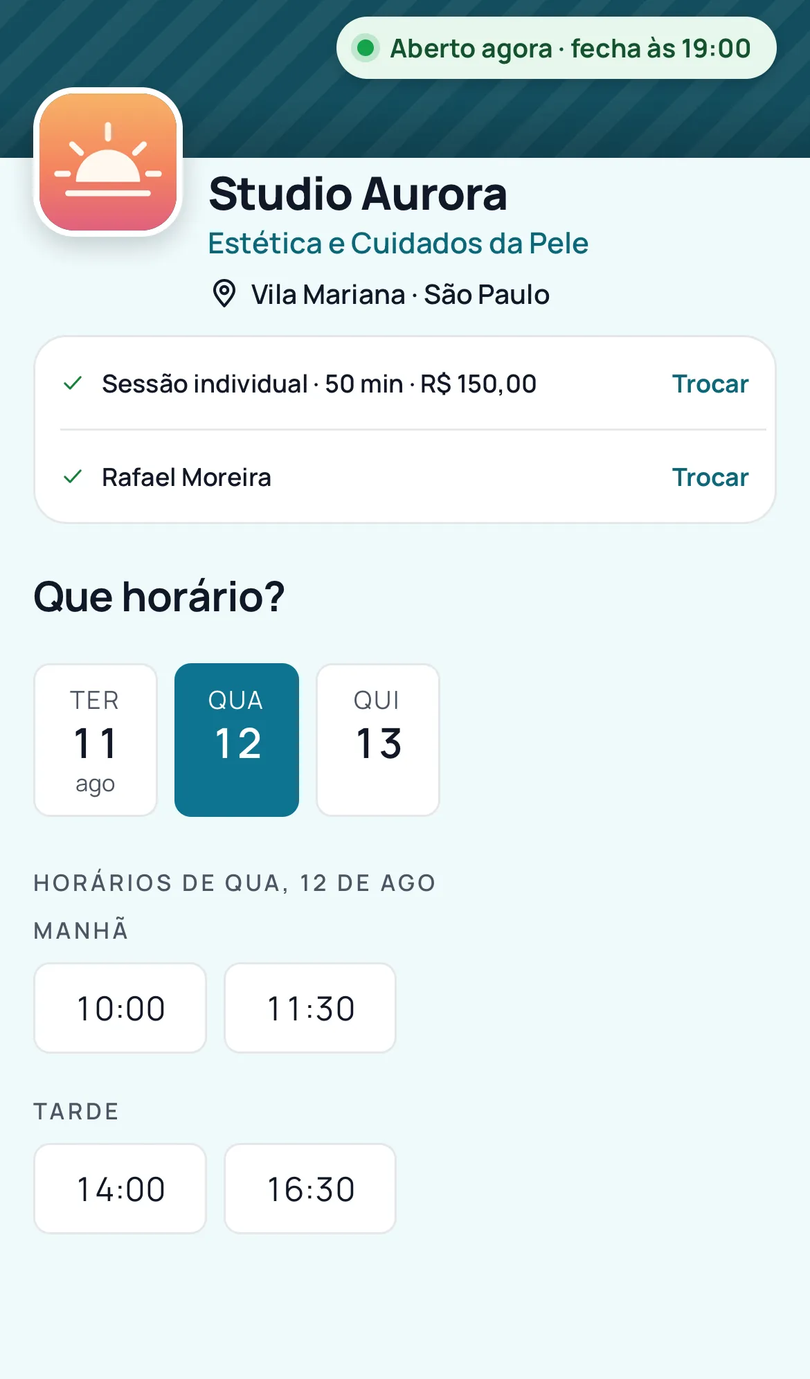 Grade de horários livres na página do cliente, agrupados por manhã, tarde e noite.
